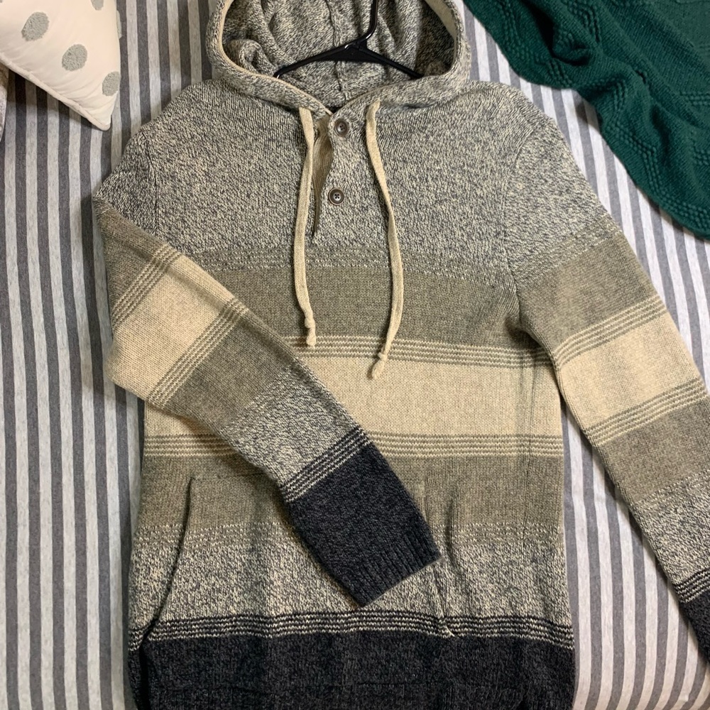 American Eagle Sweater Hoodie